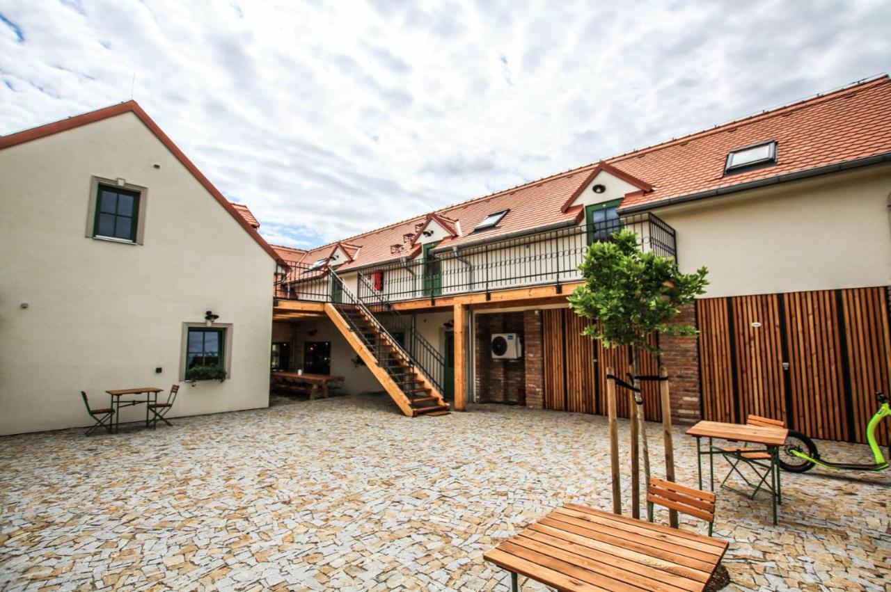 Penzion A Bistro Stary Kopec Znojmo Ngoại thất bức ảnh